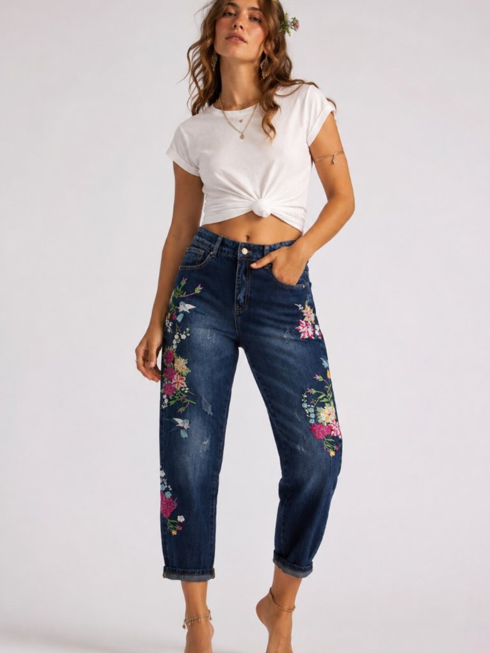 ✨ STUNNING Vintage late 90s / Y2K "Pearly Blue" heavily embroidered jeans. 28